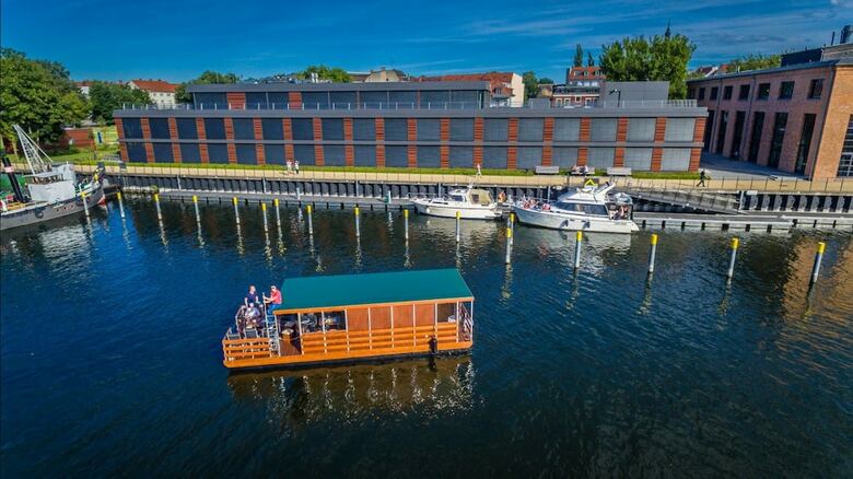 Hausboot K�tzkow Am Havelsee