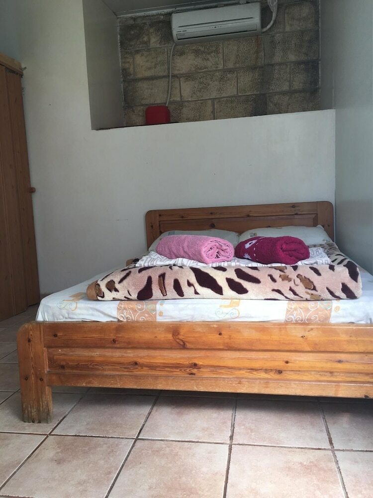Hostal Hebron Khan Hostel