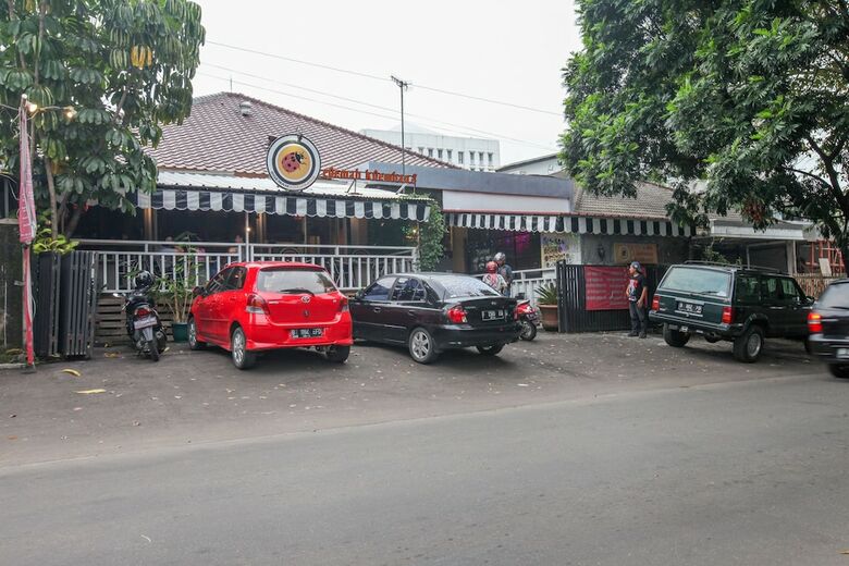 Hotel Literooms Kebun Raya Bogor