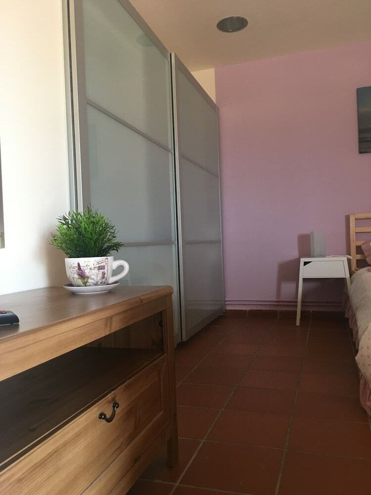 Apartamentos Traditional Studio Near Airport