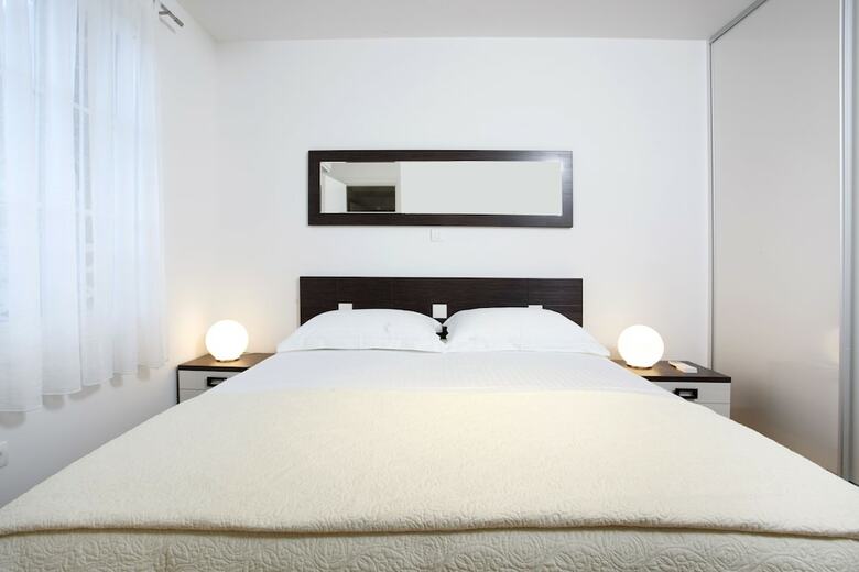 Luxury Apartments Leone