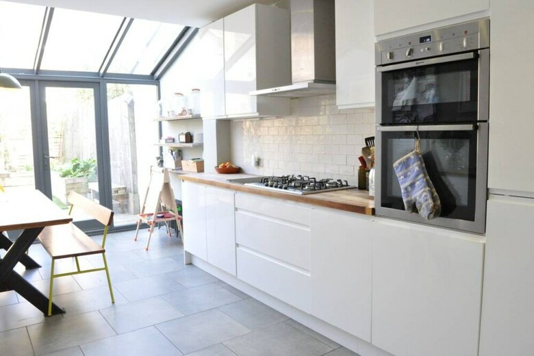 Apartamentos Beautiful 3 Storey Family Home