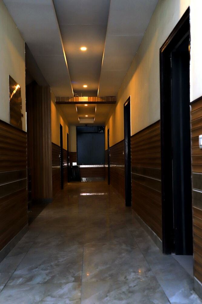Hotel Sk International