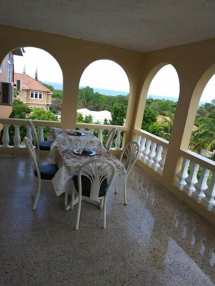 Hotel Lagardan Ocean View