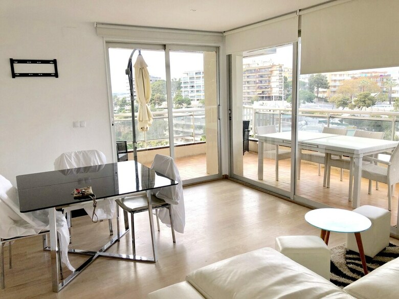 Apartment With 3 Bedrooms In Salou