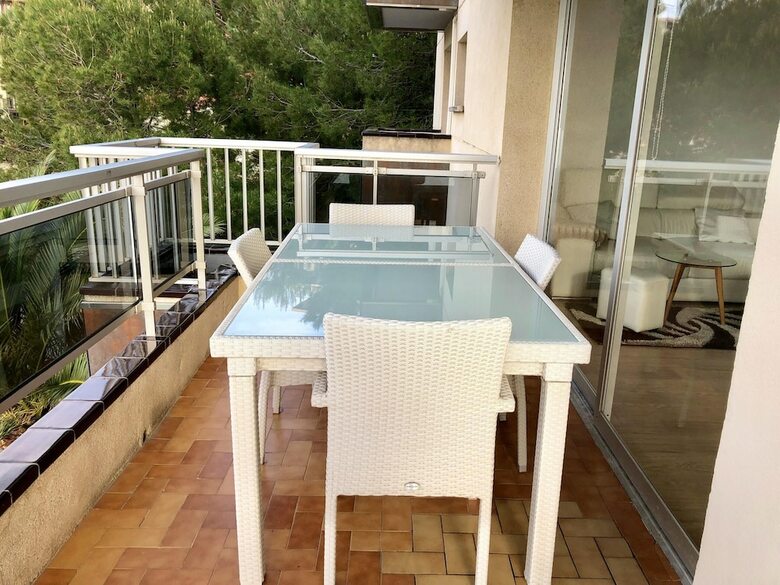 Apartment With 3 Bedrooms In Salou