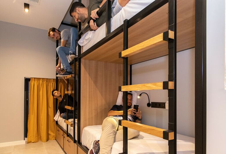 Hostal Petit Hostel
