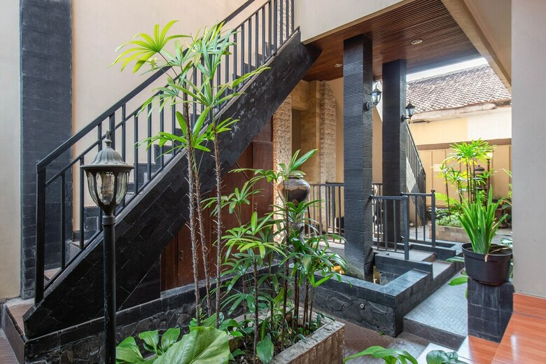 Oyo 836 Oasis Hotel