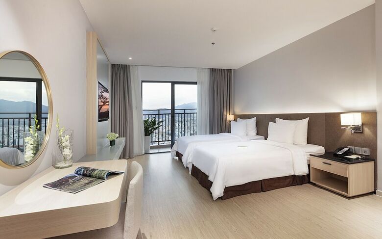 Dqua Hotel And Apartment