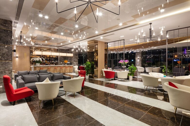 Dqua Hotel And Apartment