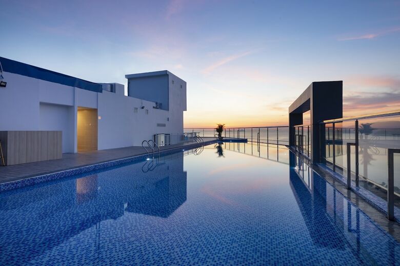 Dqua Hotel And Apartment