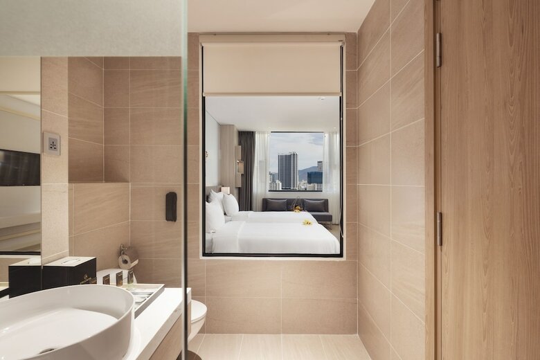 Dqua Hotel And Apartment
