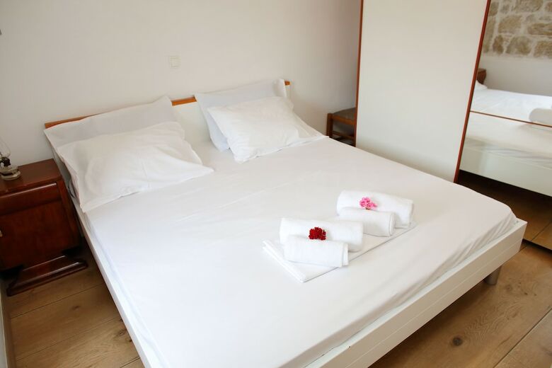 Apartments Zecic