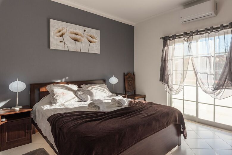 Dipti's Bed And Breakfast