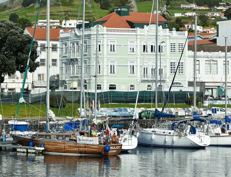 Bed & Breakfast Internacional Azores Boutique
