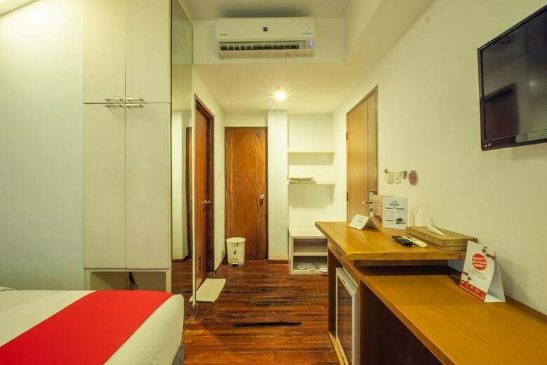 Hotel Capital O 852 The Silk At Dago