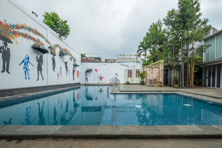 Hotel Capital O 852 The Silk At Dago