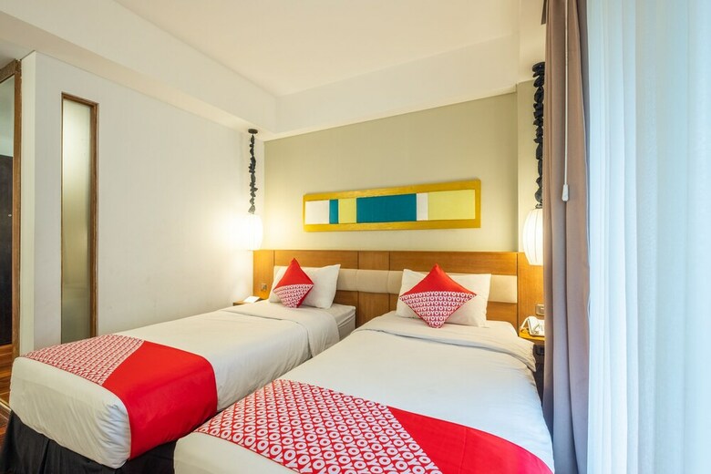 Hotel Capital O 852 The Silk At Dago
