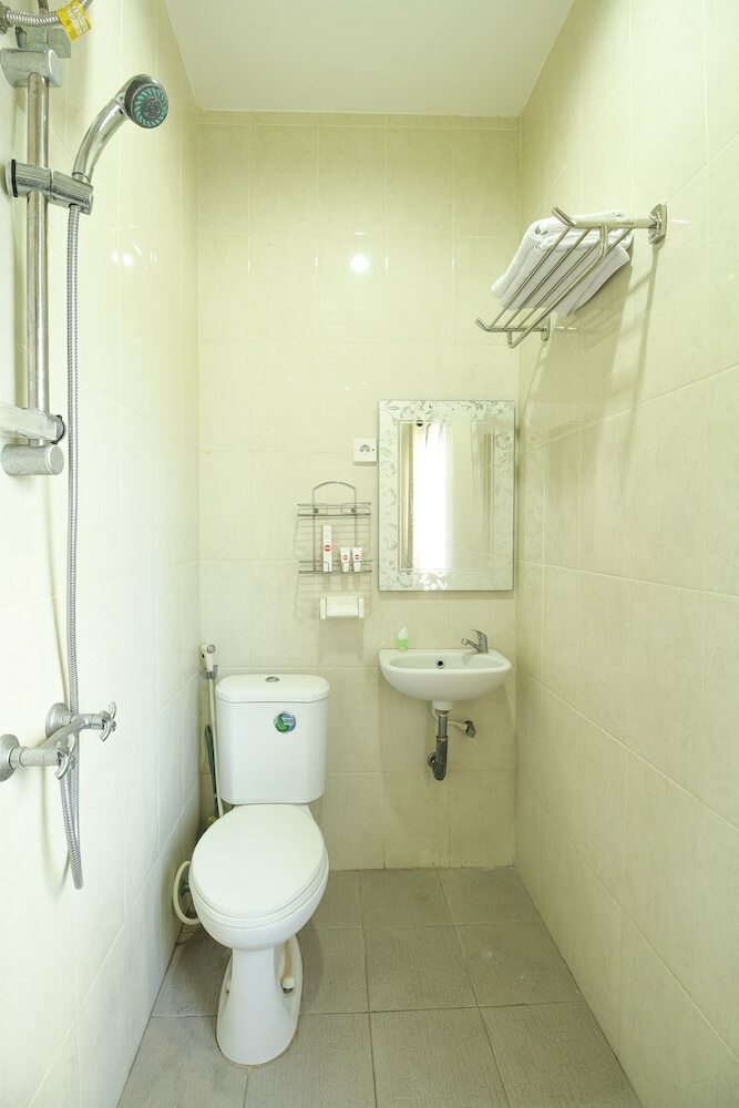 Hotel Oyo 734 Tuban Torres Accomodation