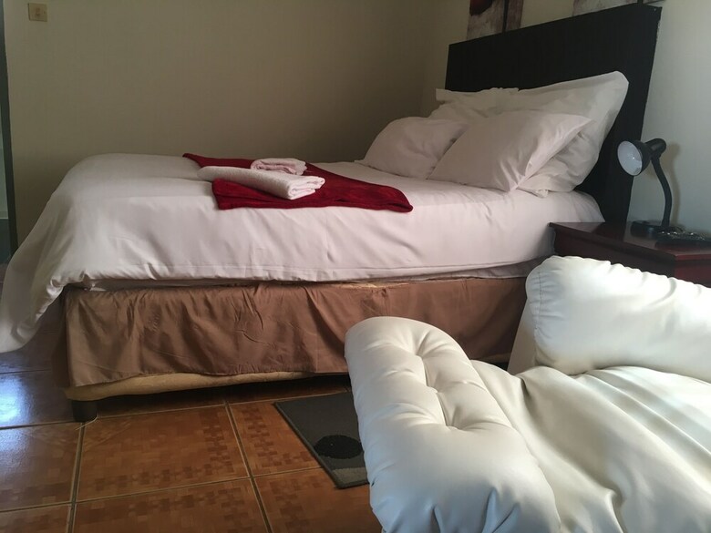 Hotel Pleassure Suites