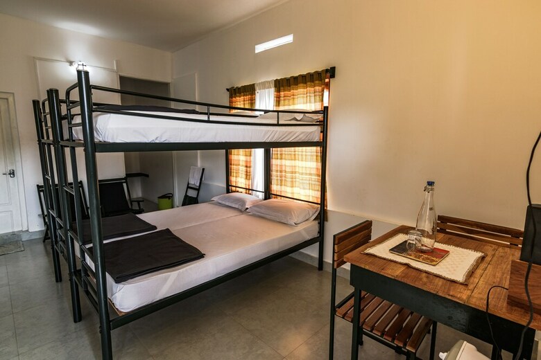 Hotel Whispering Willows