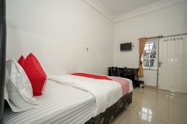 Hotel Oyo 699 Amelia Kost