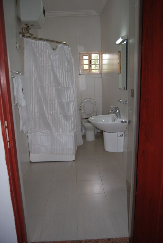 Kings Court Apartment