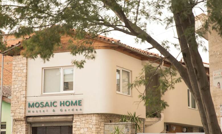 Hostal Mosaic Home