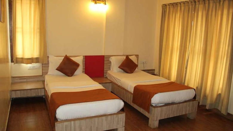 Hotel Arama Suites