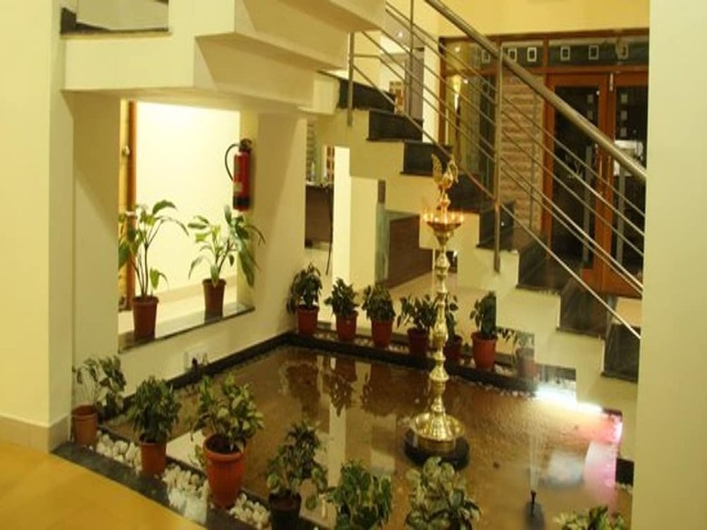 Hotel Arama Suites