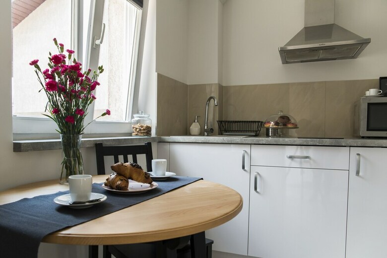 Leo Apartments Residence