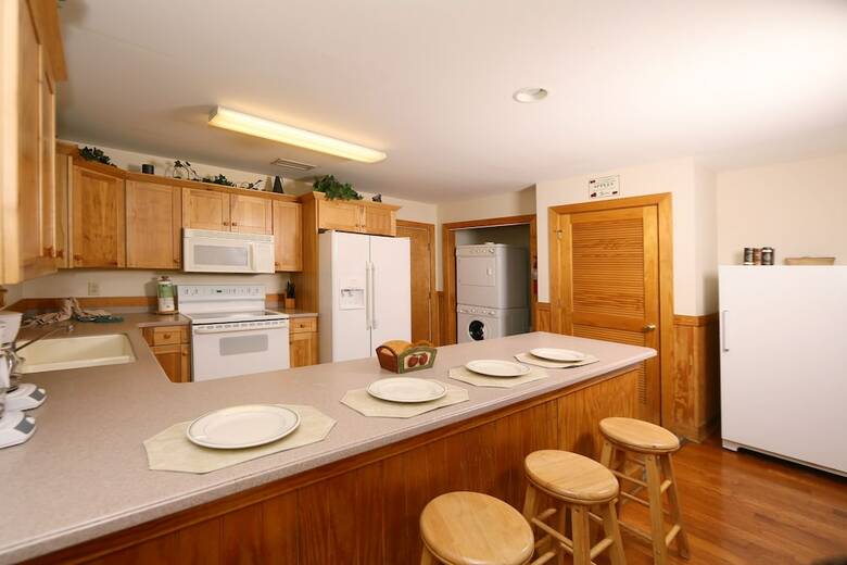 Magnolia Place 5 - Eight Bedroom Chalet
