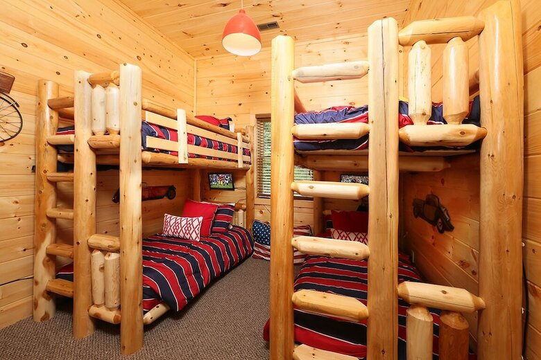 Picture Perfect- Seven Bedroom Cabin