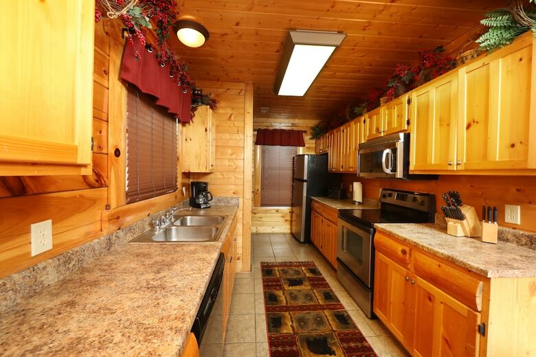 Bearadise In The Smokies - Two Bedroom Cabin