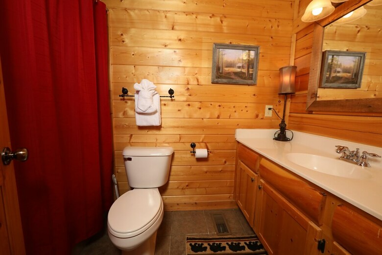 Bearadise In The Smokies - Two Bedroom Cabin