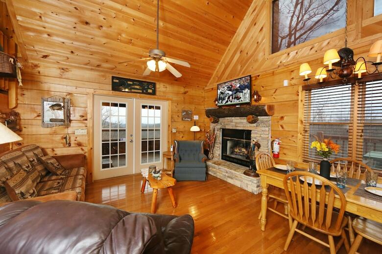 Tennessee Overlook - Two Bedroom Cabin