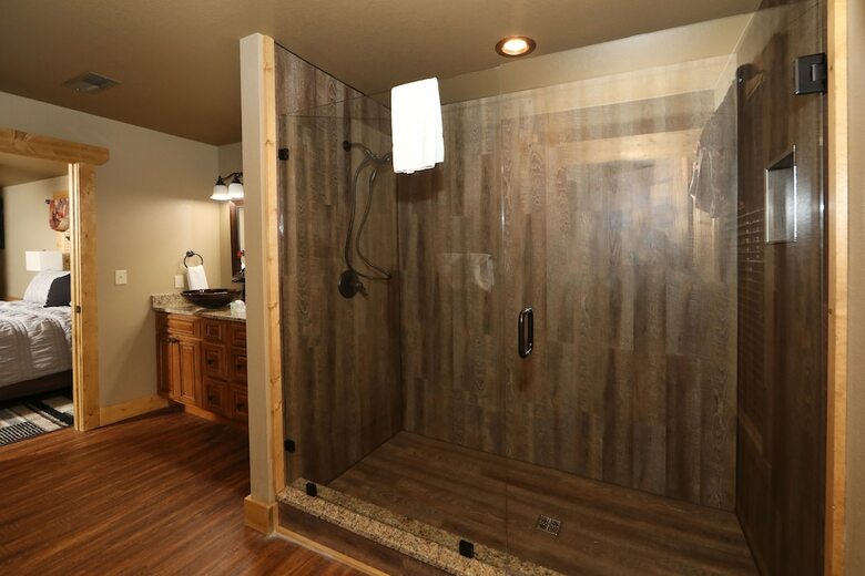 Movie Diveinn - Four Bedroom Chalet