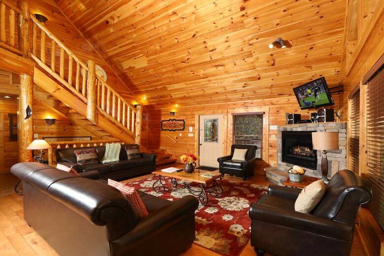 Smoky Bear Manor - Five Bedroom Cabin