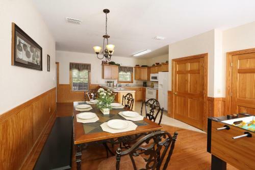 Apple Blossom 10 - Two Bedroom Chalet