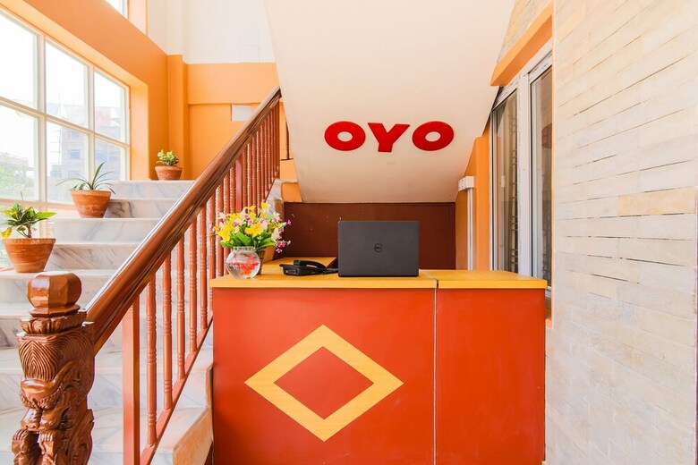 Oyo 382 Hotel Dela Mount