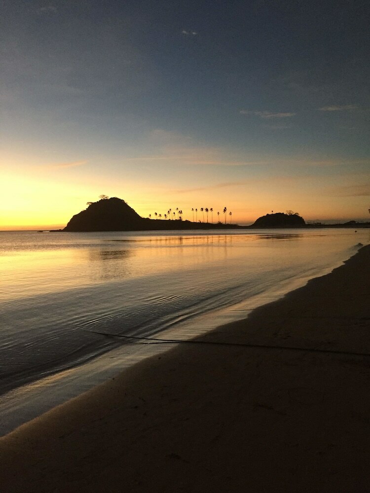 Hotel Calitang Beach Resort