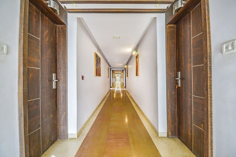Fabhotel Om Sai International