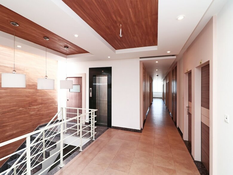 Oyo 4477 City Square Hotel