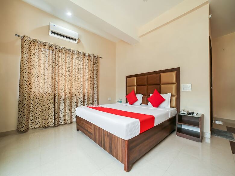 Hotel Capital O 37423 Golden Leaf