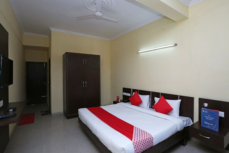 Oyo 29315 Kiwi Hotel & Spa