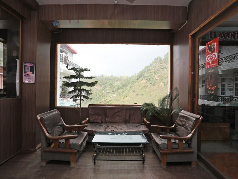 Oyo 37264 Hotel Chiranjeev