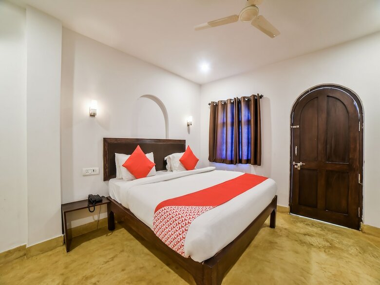 Hotel Oyo 30582 Lazy Holidays