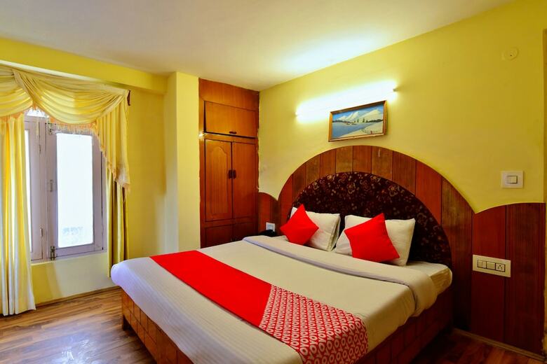Oyo 30387 Pine View Hotel Manali �??