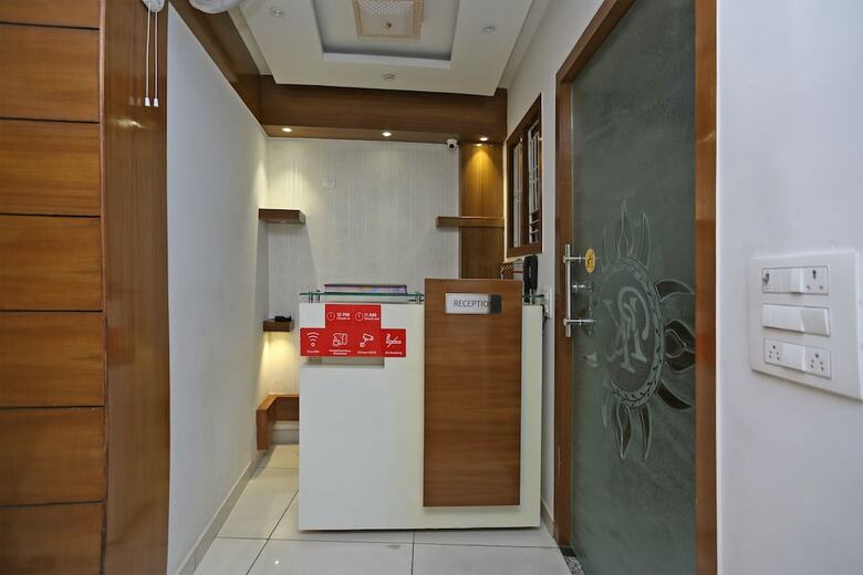 Hotel Oyo 16761 Rk Regency