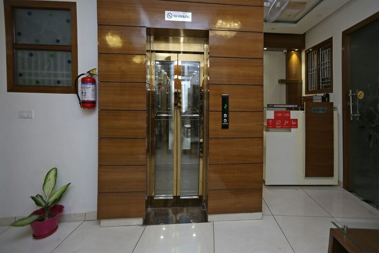 Hotel Oyo 16761 Rk Regency